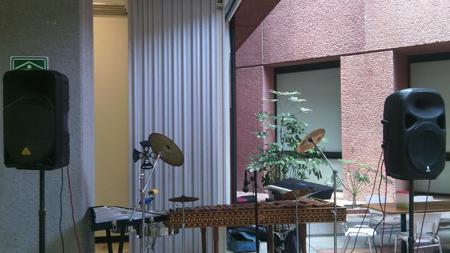 TropiMarimba antes de tocar